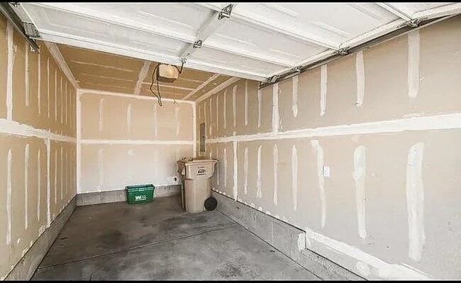 Building Photo - 159 Montgomery Dr