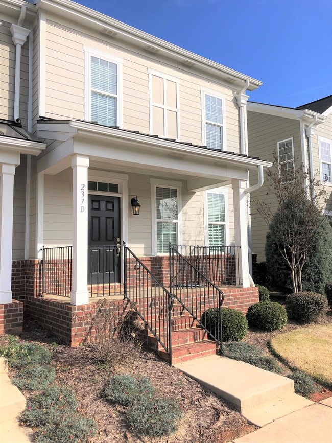 Building Photo - 237 E Waterlynn Rd Building Photo - 237 E Waterlynn Rd