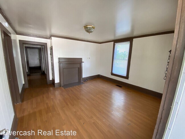 Foto del edificio - 3 br, 1 bath House - 525 E Cemetery St