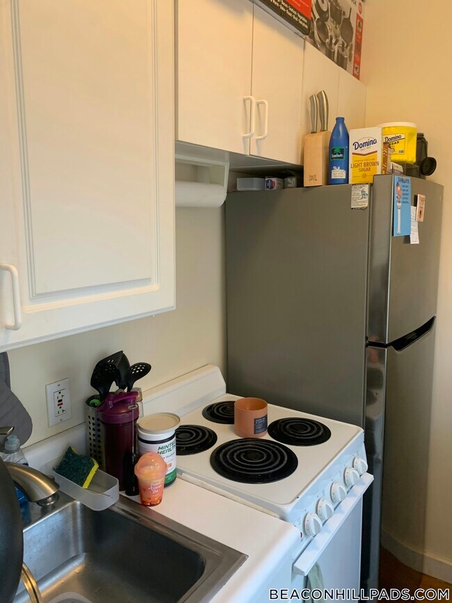 Building Photo - 108 Myrtle St