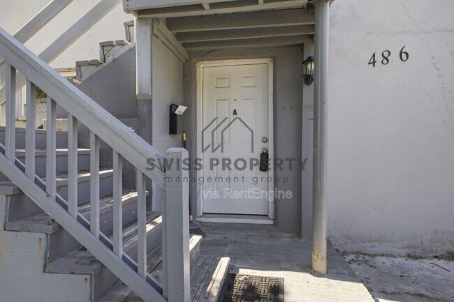 Building Photo - 486 Hanley St