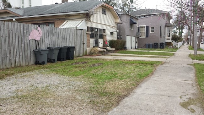 frontyard - 630 N 6th St