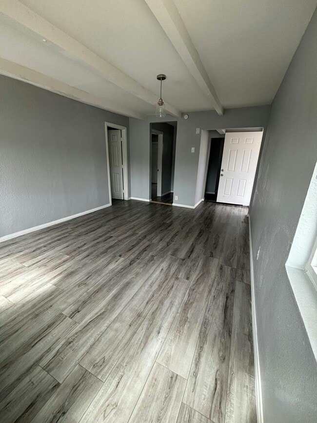 Foto del edificio - 3721 Byron St