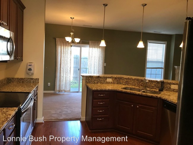 Building Photo - 4 br, 2.5 bath House - 816 Brightleaf Pl