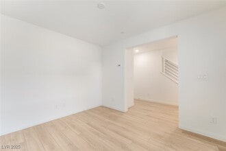 Building Photo - 9237 Soho Sky Ct