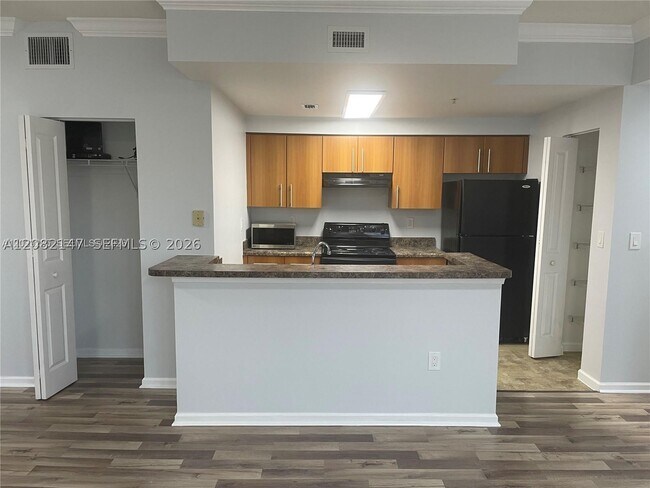 Foto del edificio - 6020 W Sample Rd