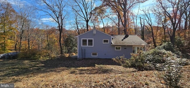 Foto del edificio - 7613 Locust Ln