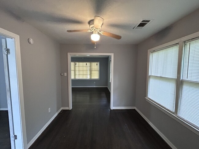 Building Photo - 3402 33rd Ct N