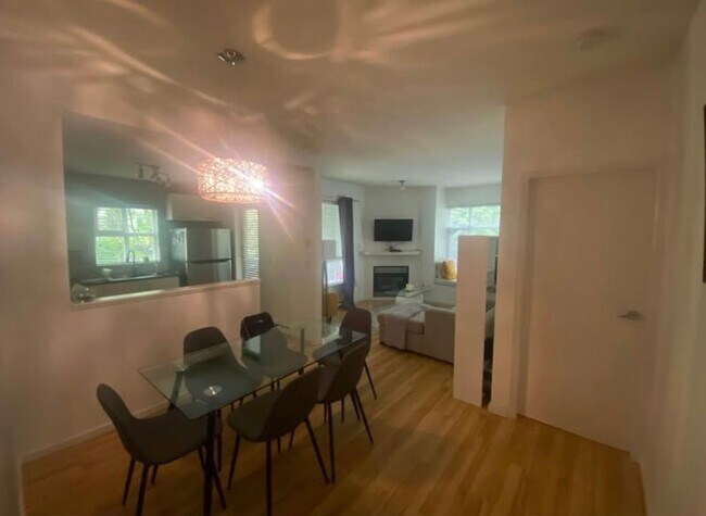 Dining Room - 6893 Prenter St