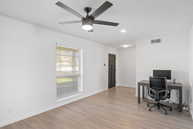 Foto del edificio - North Central Greater Harmony Hills Area