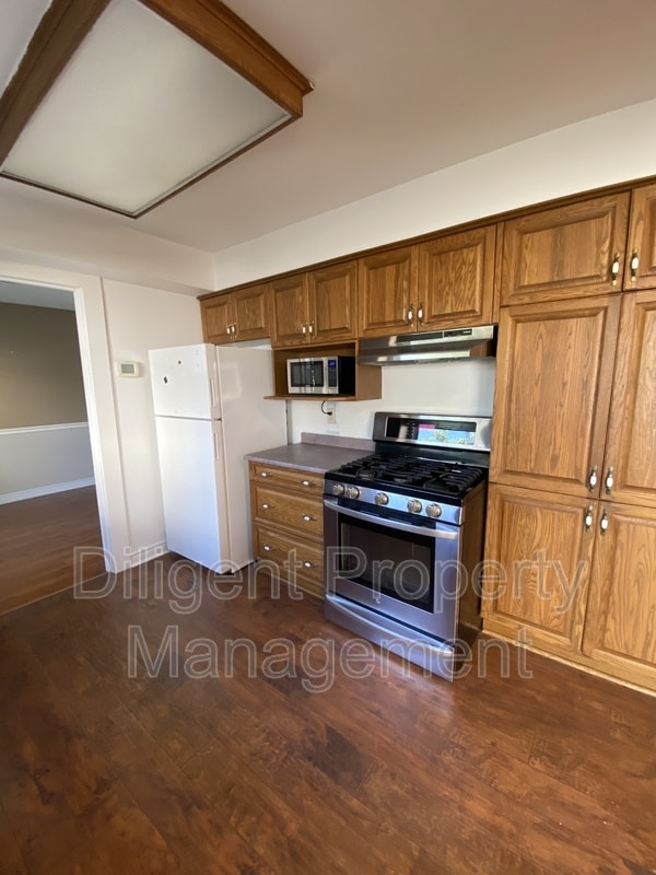 Building Photo - 1103 Huntington Cir