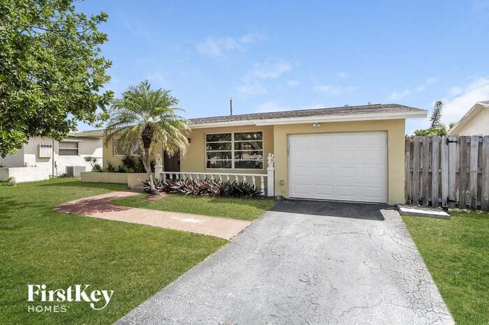 Primary Photo - 9540 NW 25th St