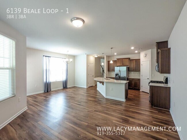 Foto del edificio - 6139 Beale Loop