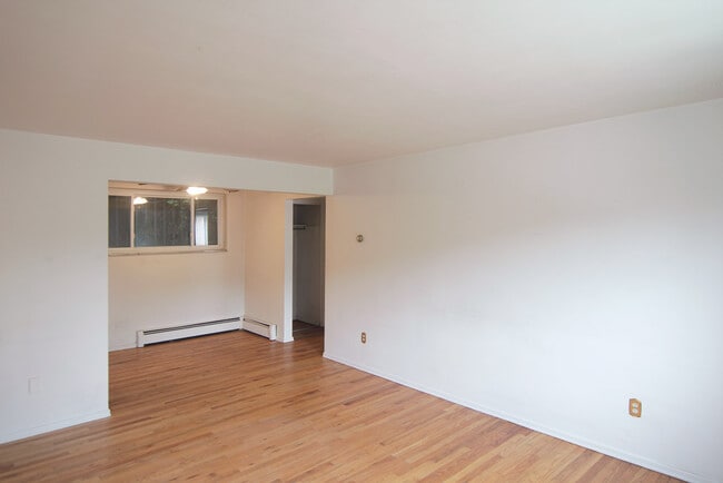 Building Photo - 600 Allenby Ave