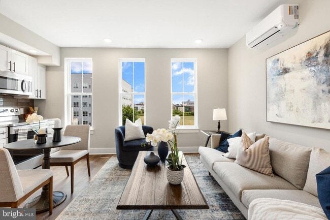 Building Photo - 1924 N Front St