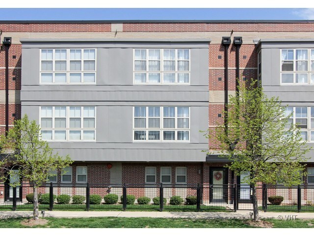 Primary Photo - 2311 S Wabash Ave
