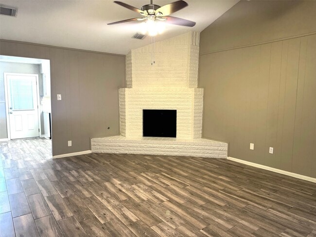 Foto del edificio - 9710 Galston Ln