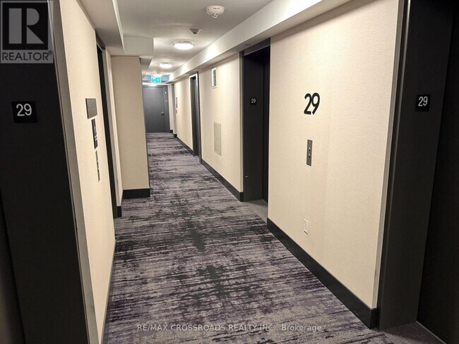 Photo du bâtiment - 5 Mabelle Ave