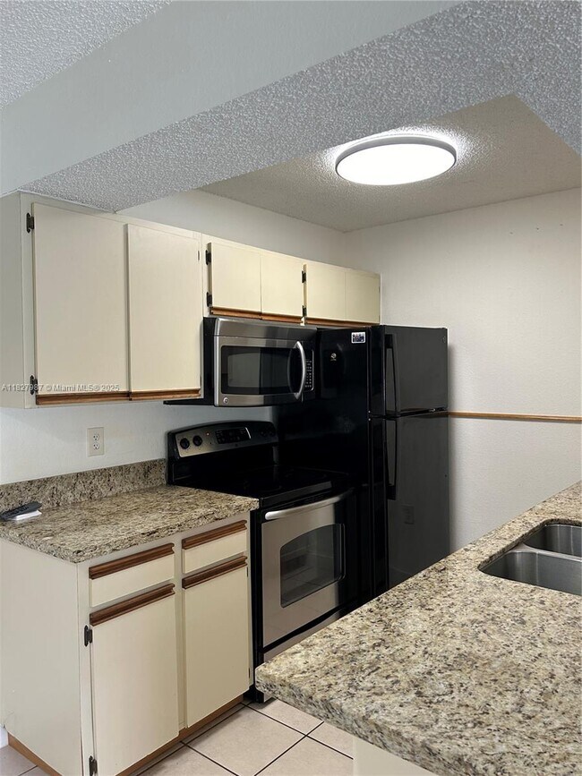Building Photo - 15551 SW 104th Terrace