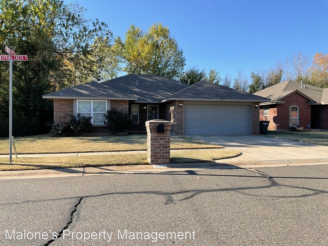Primary Photo - 3 br, 2 bath House - 201 Spring Creek