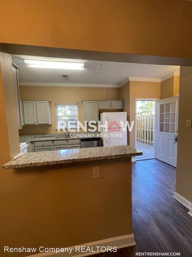 Building Photo - 2 br, 2.5 bath House - 8532 Farmington Blvd