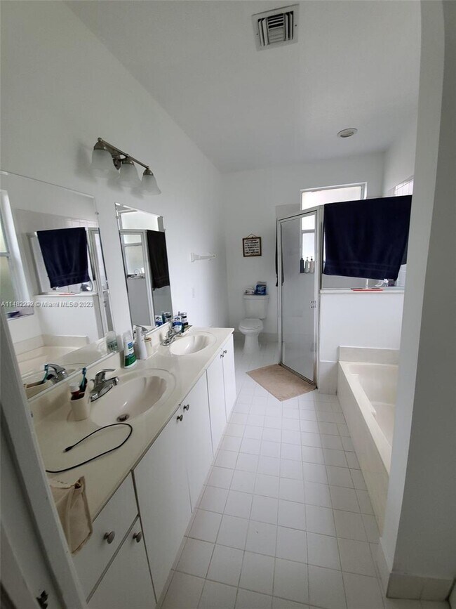 Building Photo - 10270 SW 59th St