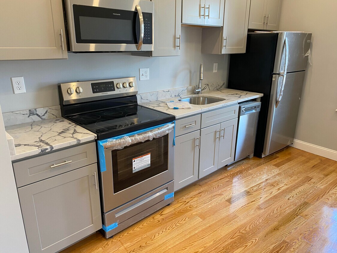 Foto principal - 160 Everett Ave