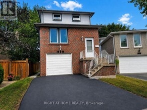 Building Photo - 569 Hayward Crescent