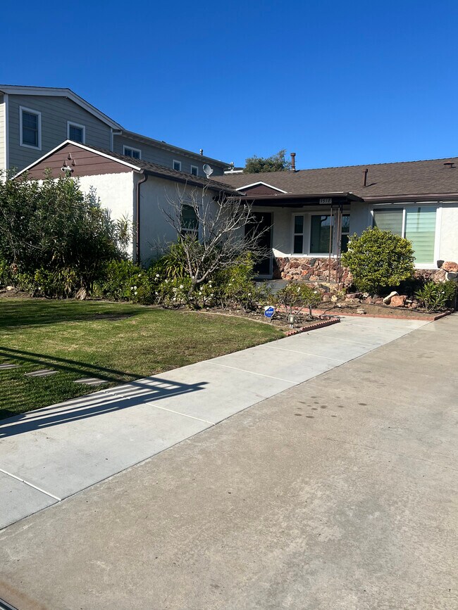 Foto del edificio - 1518 S Carmelina Ave