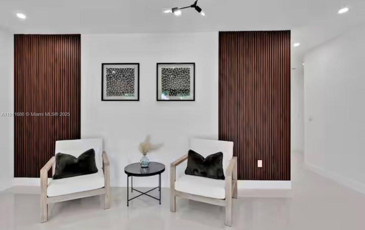 Foto del edificio - 9958 SW 216th St