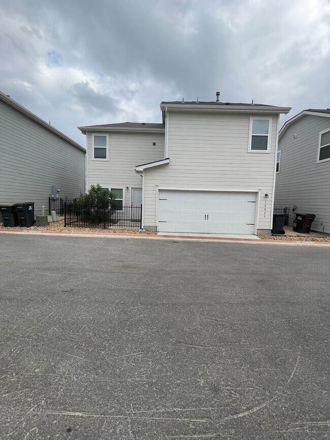 Foto del edificio - 10829 Emerick St