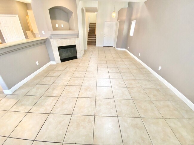 Building Photo - Modern 3-Bedroom Home with Open-Concept Living Within Henderson Home