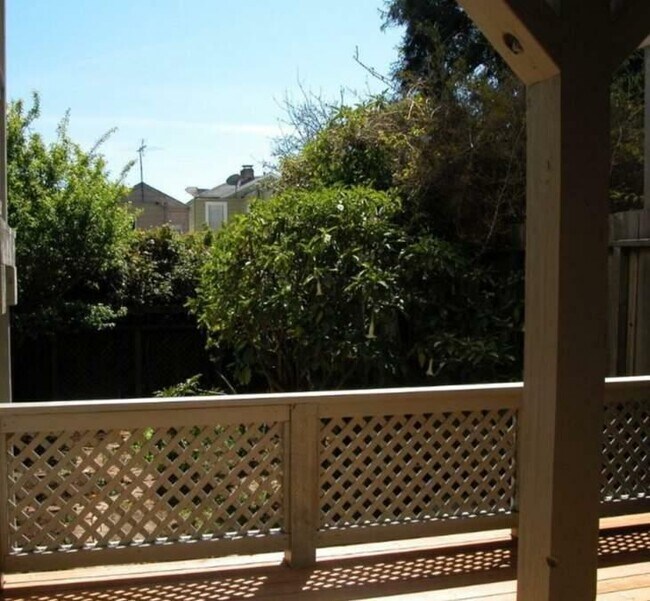 Foto del edificio - 3361 21st St