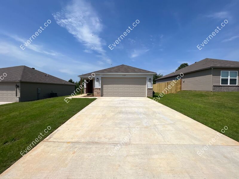 5125 Red Fox Trl, Bauxite, AR 72011 House Rental in Bauxite, AR