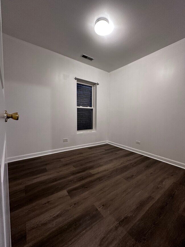 Building Photo - 3011 S Parnell Ave