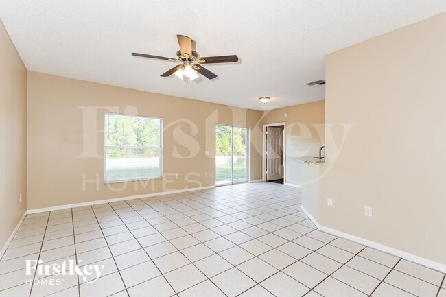 Foto del edificio - 122 Dahl Ave