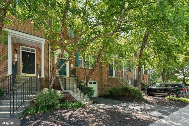Building Photo - 103 Sandberry Ct