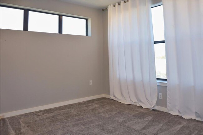 Foto del edificio - 810 S Rock St