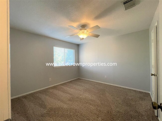 Foto del edificio - 1920 Oakbluff Dr