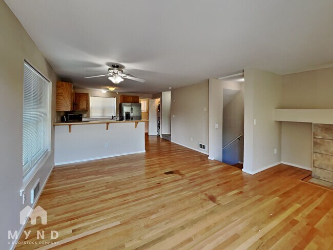 Foto del edificio - 323 NW 103rd St