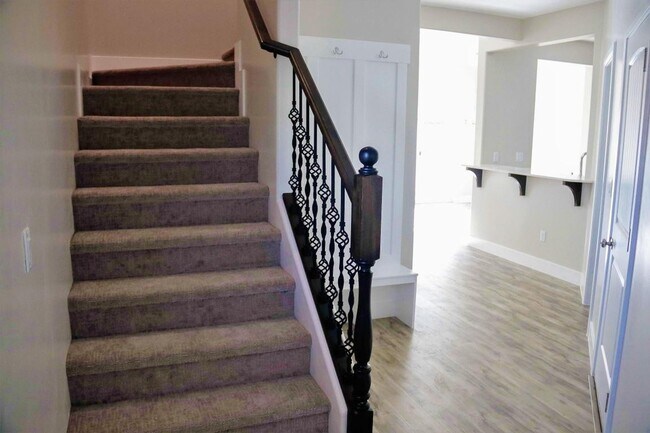 Foto del edificio - 3 bedroom, 2.5 bathroom Townhome on the No...
