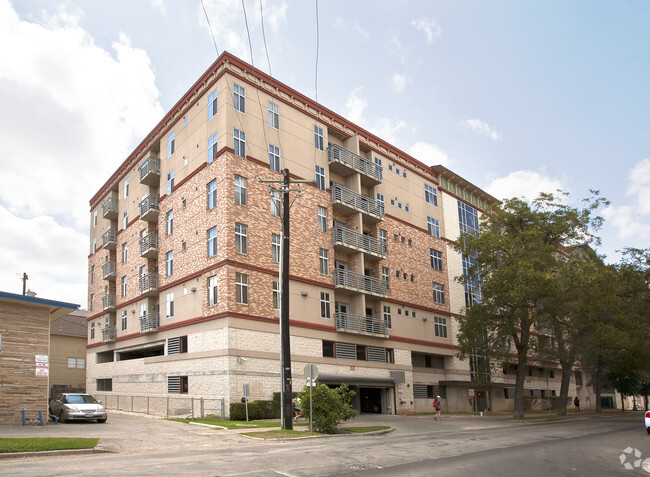 Primary Photo - Piazza Navona Condo