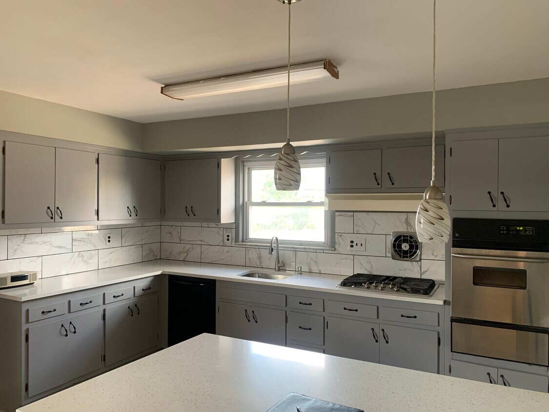 112 Chestnut St Unit 2nd Floor, Belleville, NJ 07109 Apartments in