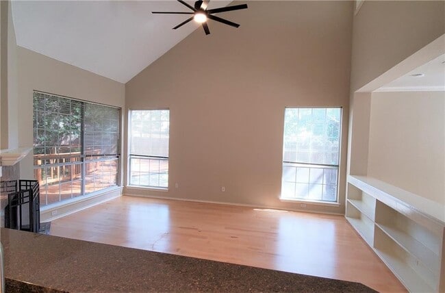 Foto del edificio - 1802 White Oak Cove