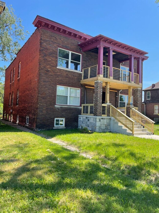 Building Photo - 222 Kenilworth Street