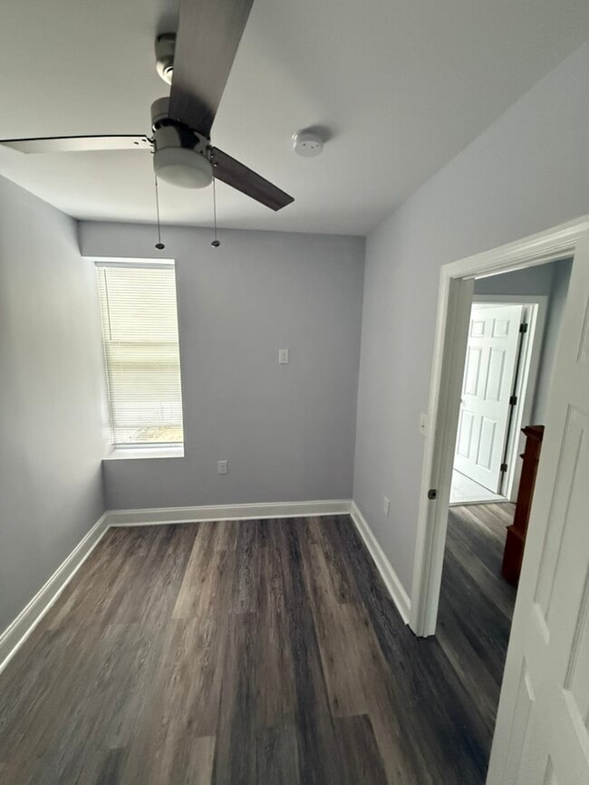 Foto del edificio - 5411 Spring St