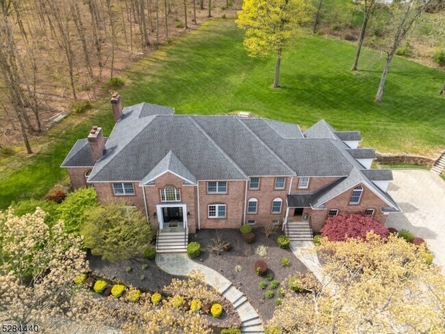 Building Photo - 10 Sentry Ct