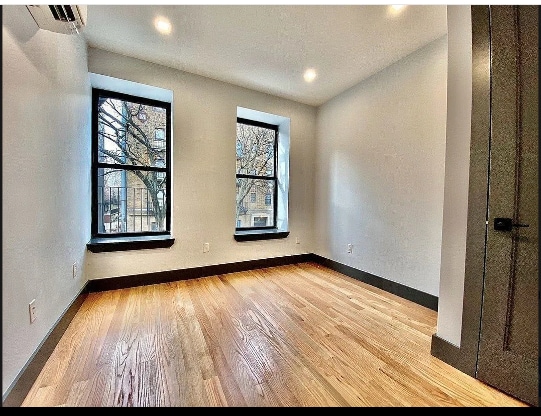 Building Photo - 207 Rochester Ave