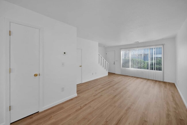 Building Photo - 1091 Del Sol Pl