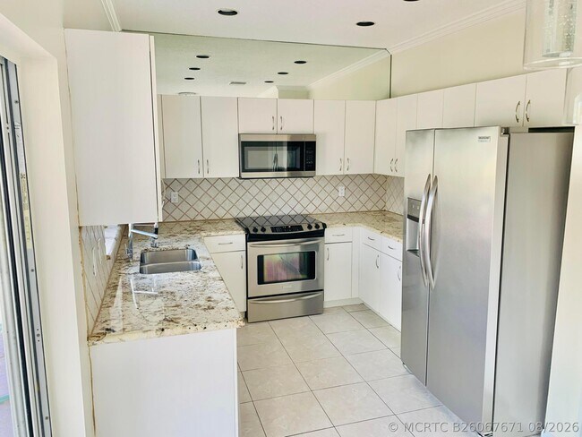 Building Photo - 10837 Palm Spring Dr